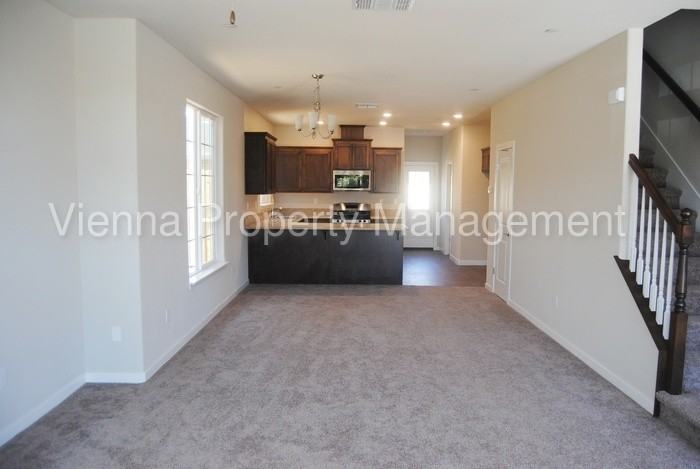 144 Ivy St - Photo 2 of 20