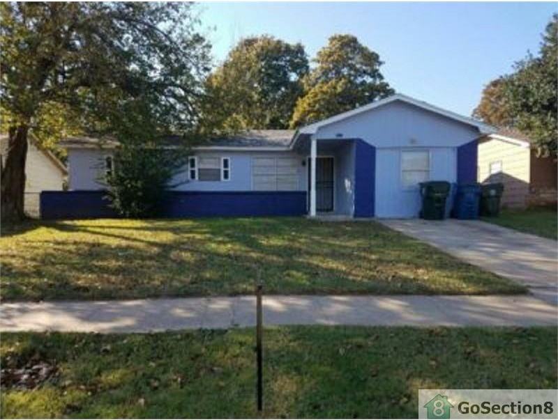 1525 N Christine Dr - Photo 2 of 9