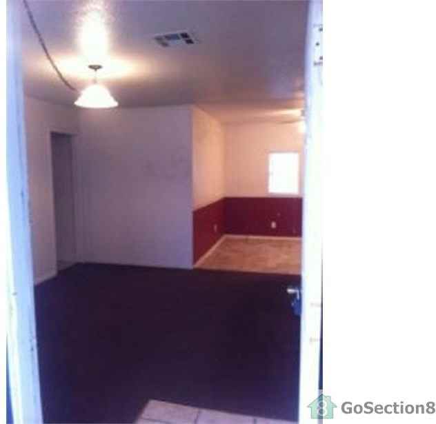 1525 N Christine Dr - Photo 3 of 9