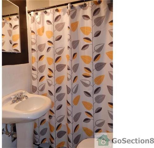 1214 Gruner Pl - Photo 2 of 8