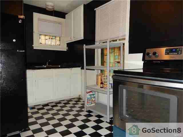 1214 Gruner Pl - Photo 3 of 8