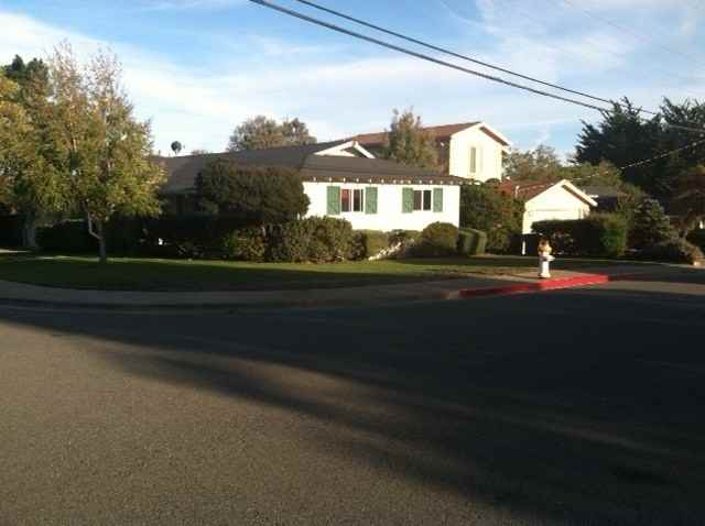 2725 Yosemite Drive - Photo 2 of 16