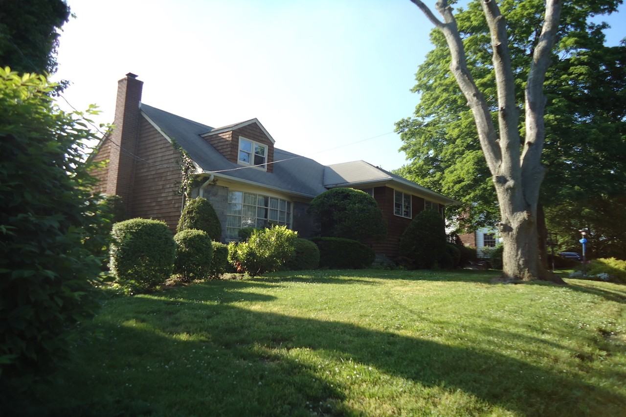 267 Monterey Ave - Photo 3 of 13