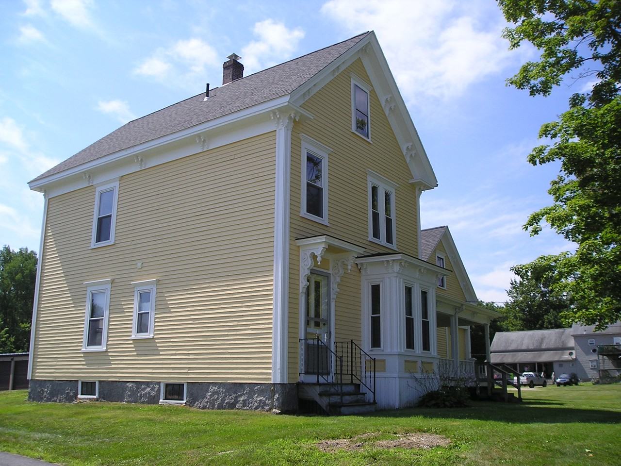74 Portland St - Photo 3 of 12