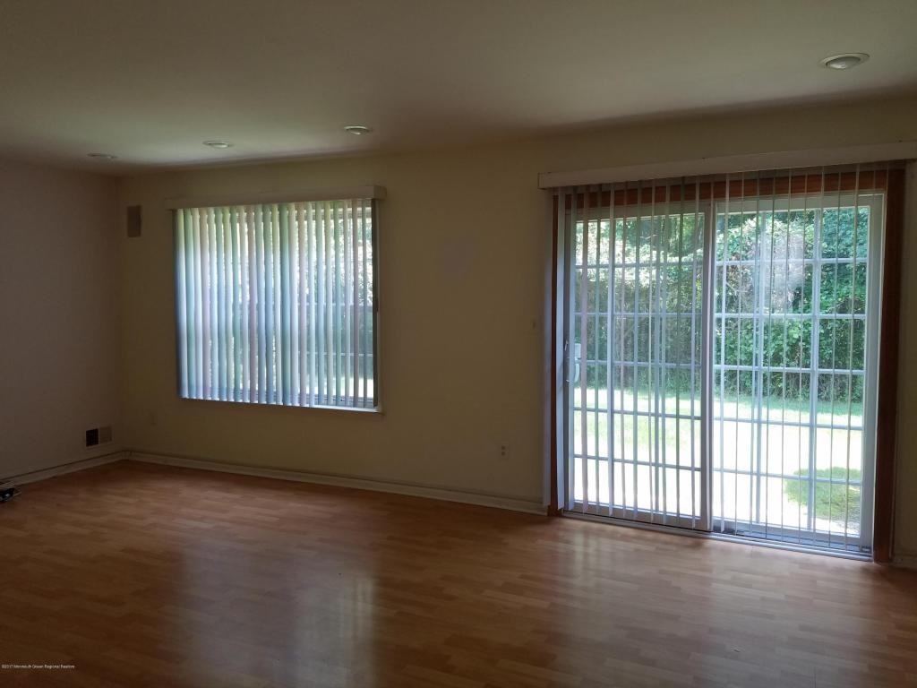 1047 Tarragon Ct - Photo 2 of 6