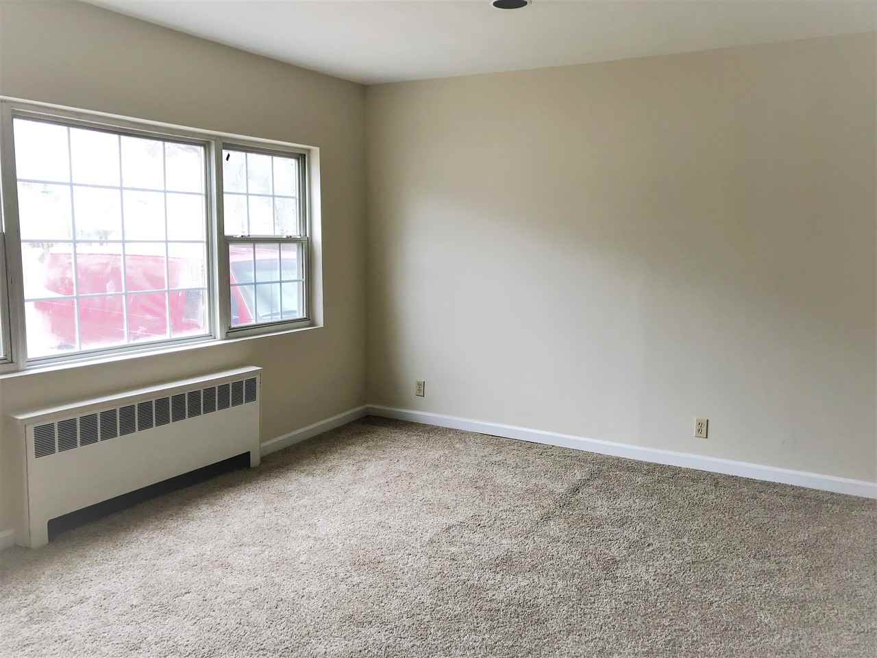 622 Carman Ave - Photo 3 of 17