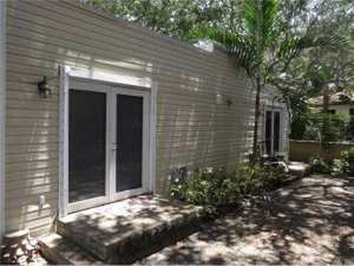 1212 SE 6th St - Photo 2 of 8