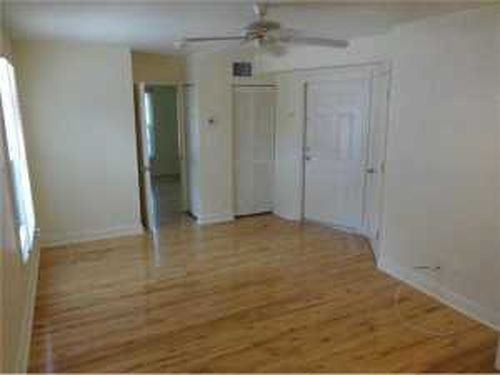 1212 SE 6th St - Photo 3 of 8