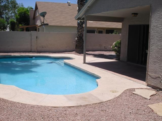 1355 N 87th St - Photo 2 of 5