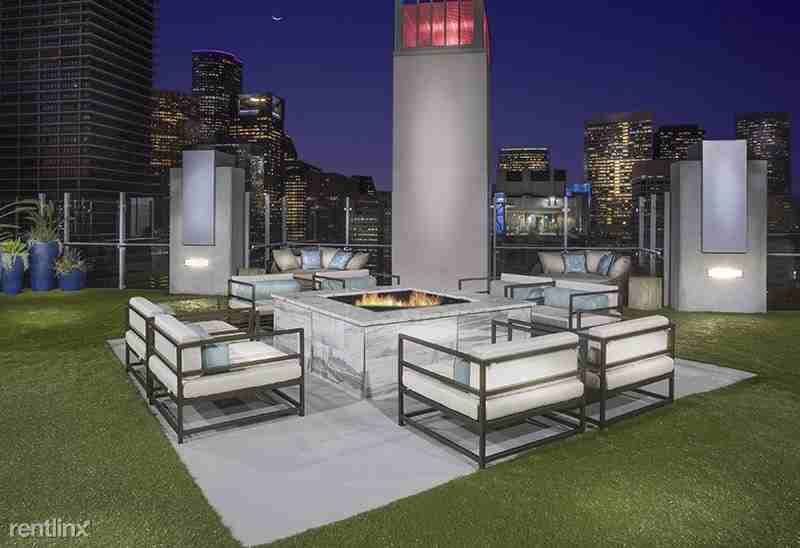 1725 Main St - Photo 3 of 28