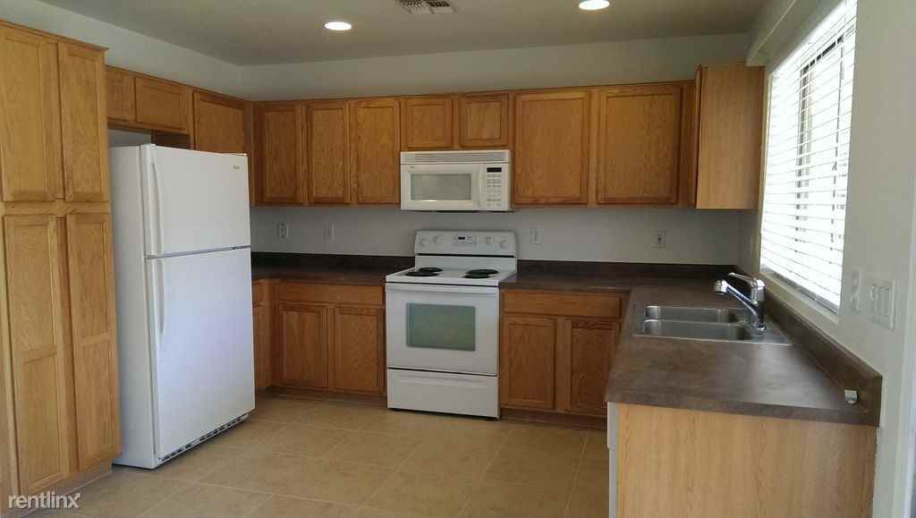 4171 E Sundance Ave - Photo 2 of 9