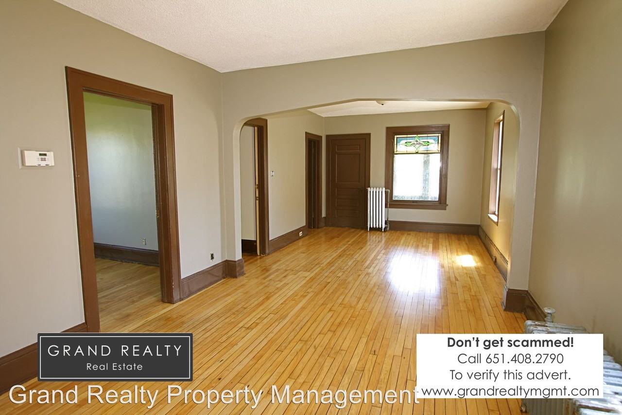 2542 University Ave NE - Photo 2 of 8