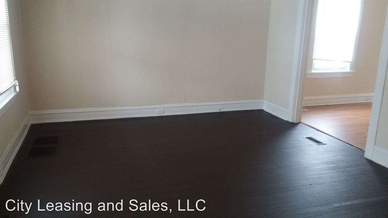 1518 Victor St - Photo 3 of 12