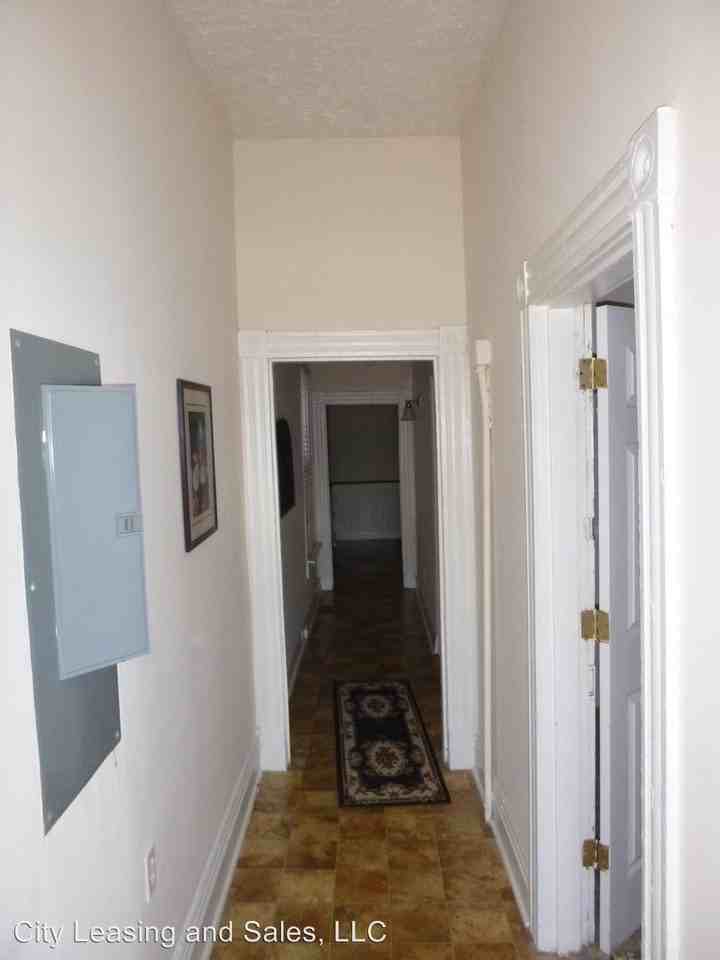 2315 T St - Photo 3 of 10