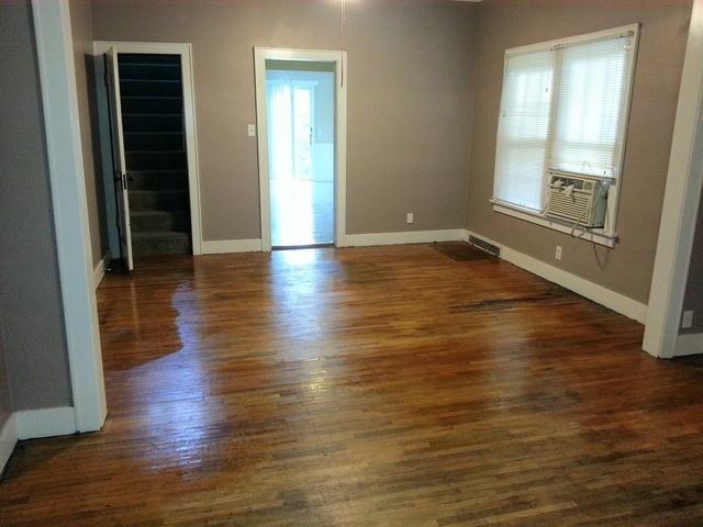 925 E North St - Photo 3 of 9