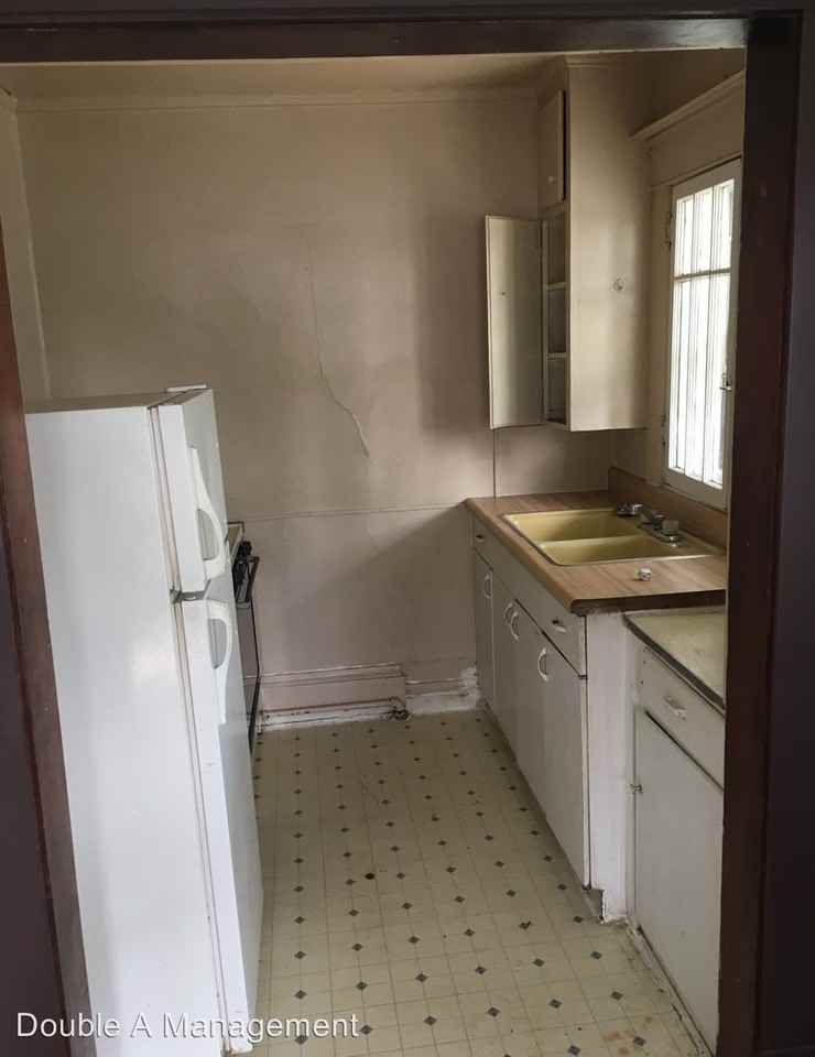 214 South St. - Photo 3 of 10