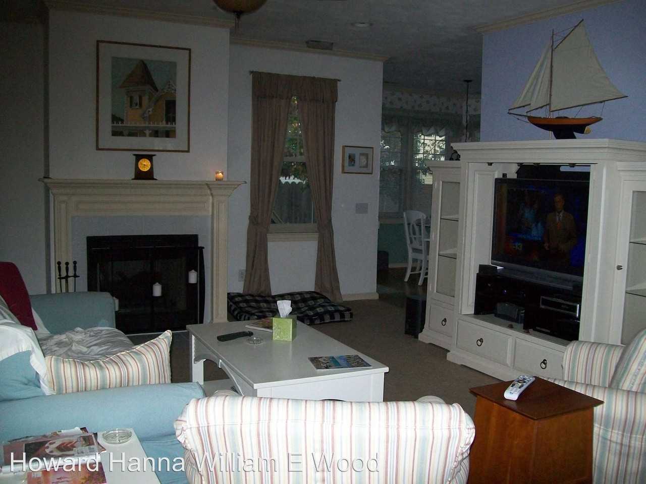 221 Mooregate Ct - Photo 2 of 3
