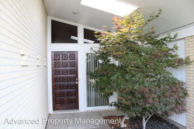 121 N Dartmouth Dr - Photo 3 of 50