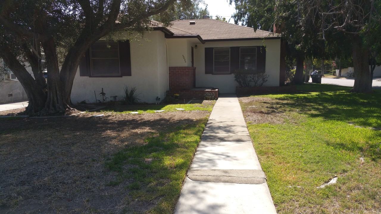 3096 N Mayfield Ave - Photo 2 of 10
