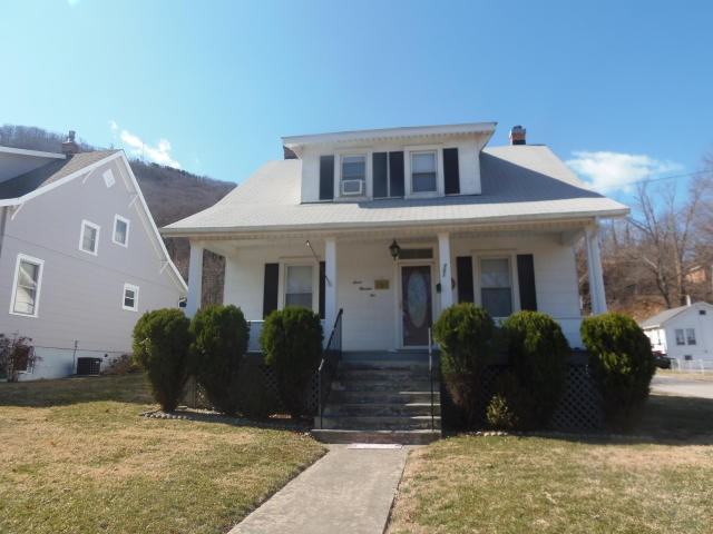 701 Arbutus Ave SE - Photo 3 of 39