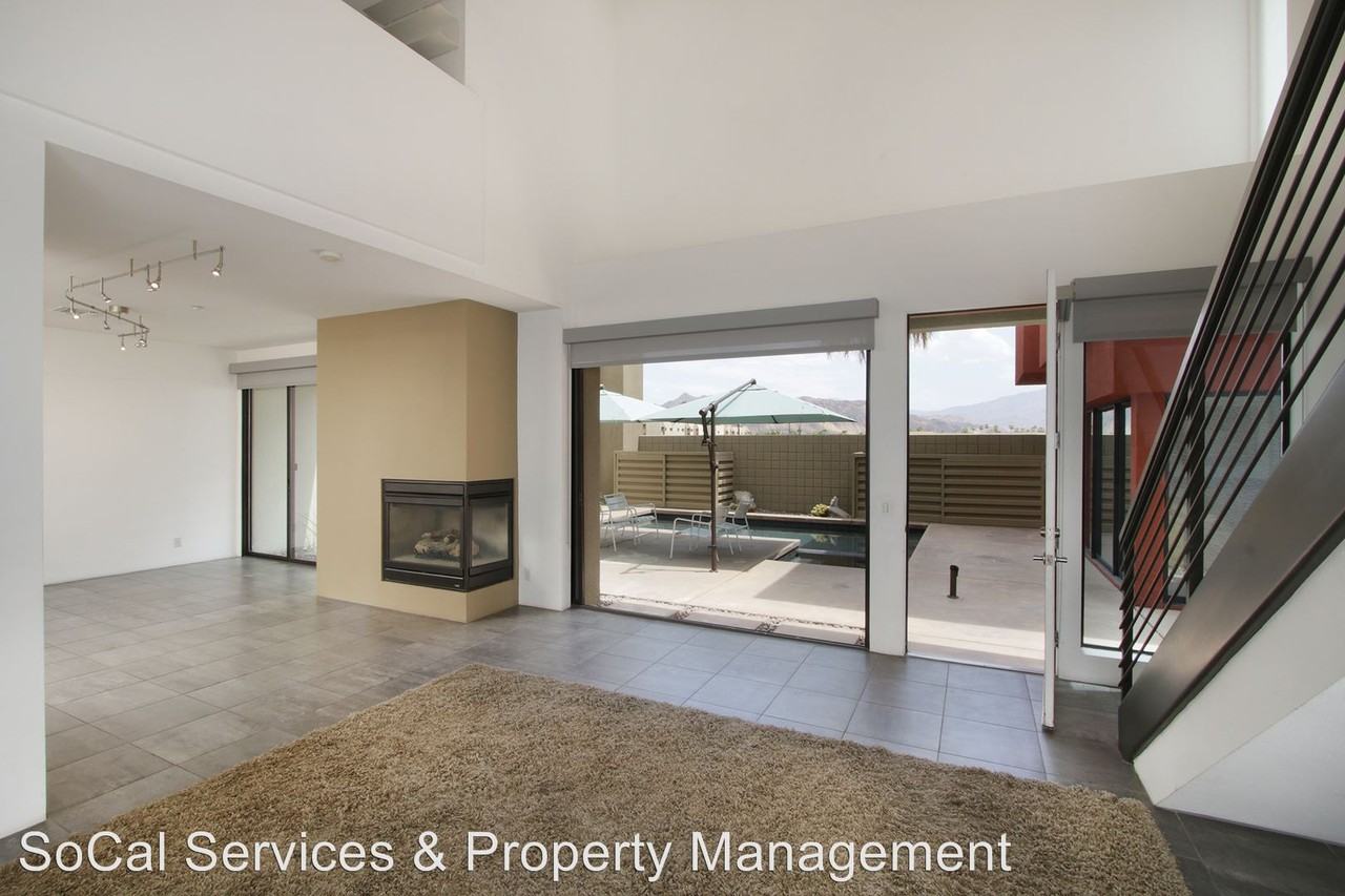 1498 E Baristo Rd - Photo 2 of 40