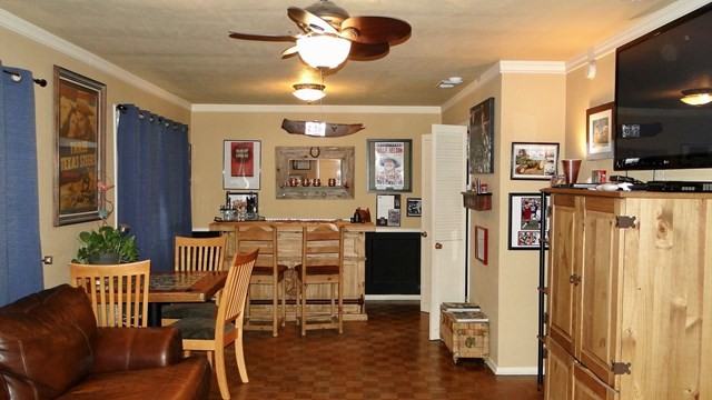 2824 Metz Dr - Photo 2 of 25