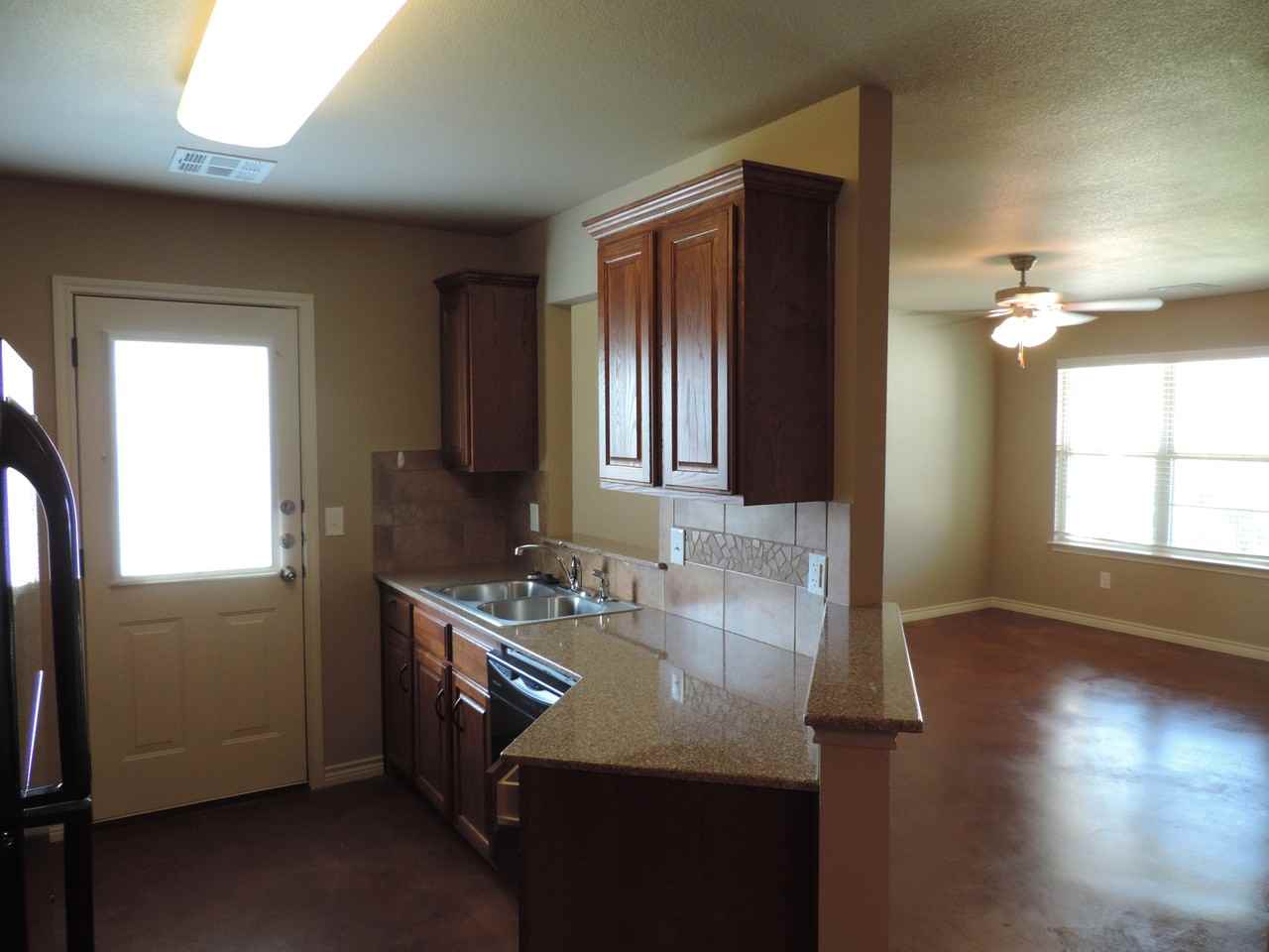 716 East Ridge - Photo 3 of 9