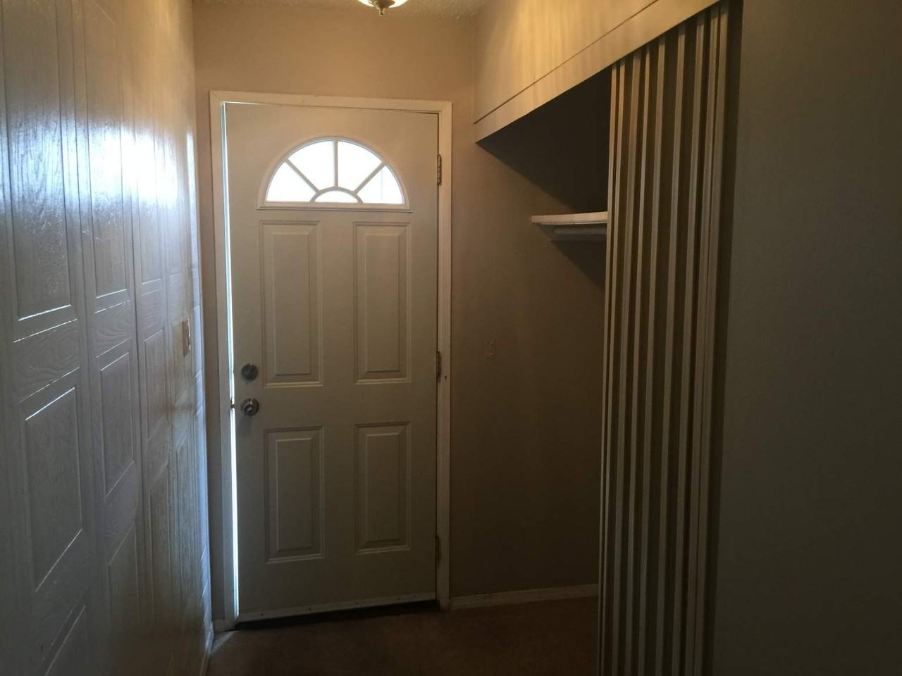 8023 27 Ave NW - Photo 3 of 16