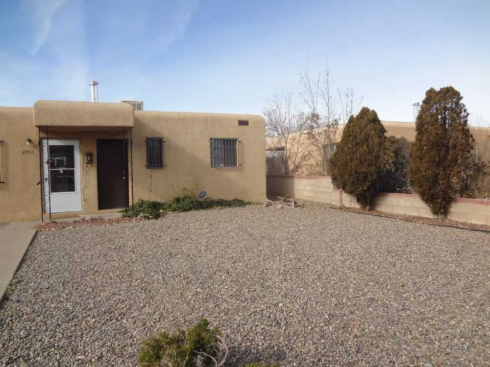 2407 Alvarado Dr NE - Photo 3 of 34