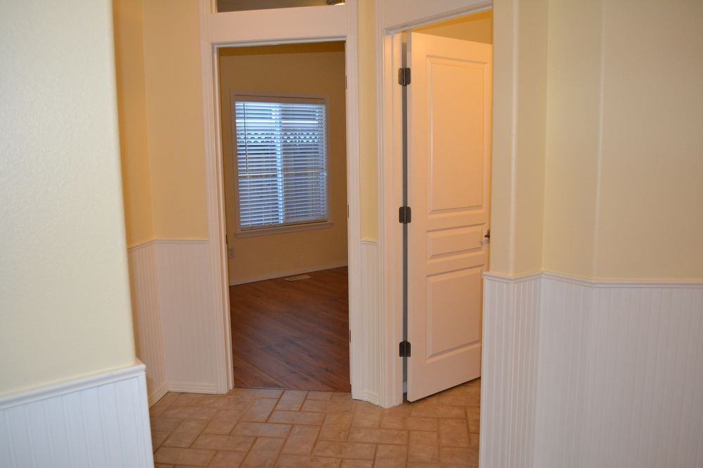 5203 W Silverlake Ln - Photo 2 of 16