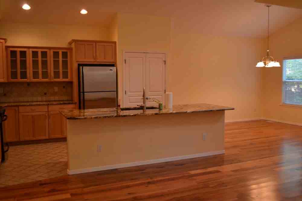 5203 W Silverlake Ln - Photo 3 of 16