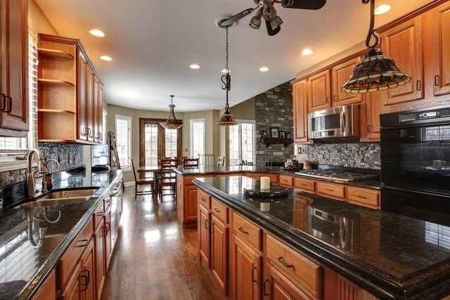 16471 Harvest Ln - Photo 3 of 20