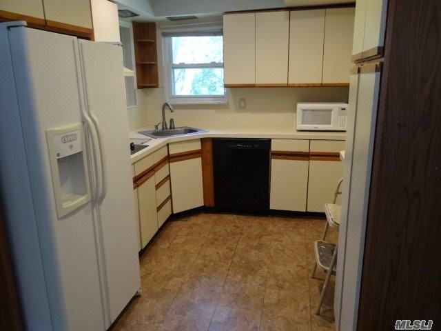 27 Westfield Dr - Photo 2 of 13
