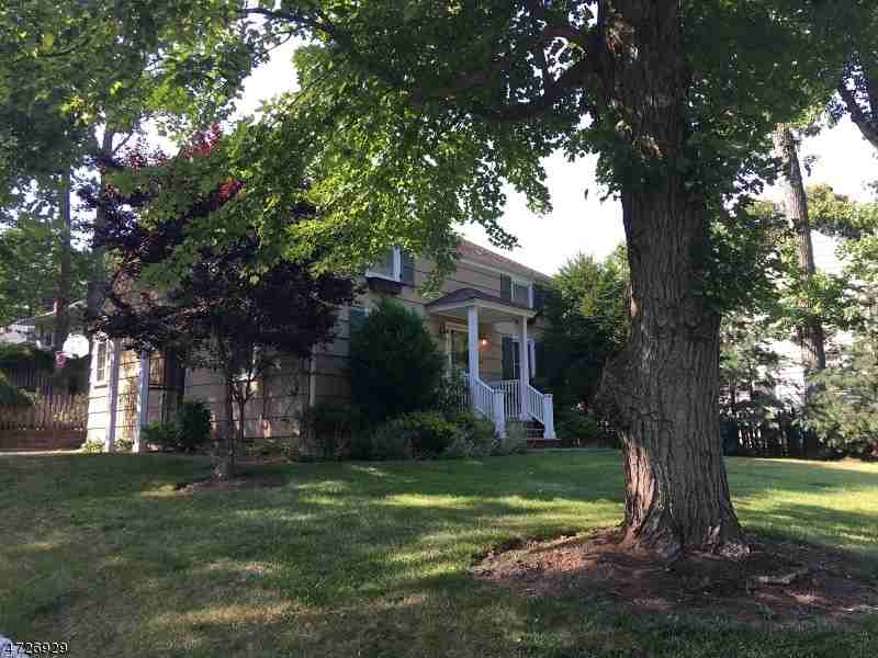 141 King St - Photo 2 of 19