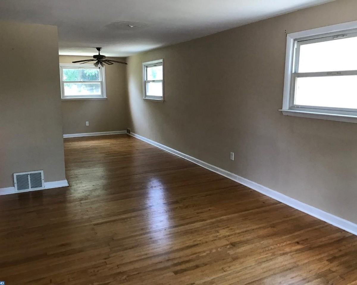 638 W Ashland Ave - Photo 3 of 11