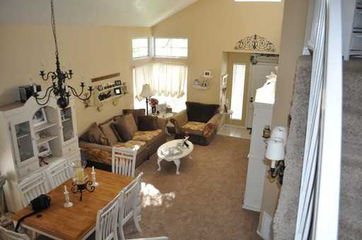 26816 Hummingbird Cir - Photo 2 of 5