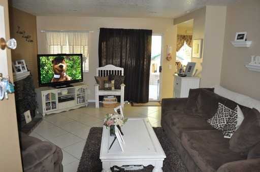 26816 Hummingbird Cir - Photo 3 of 5