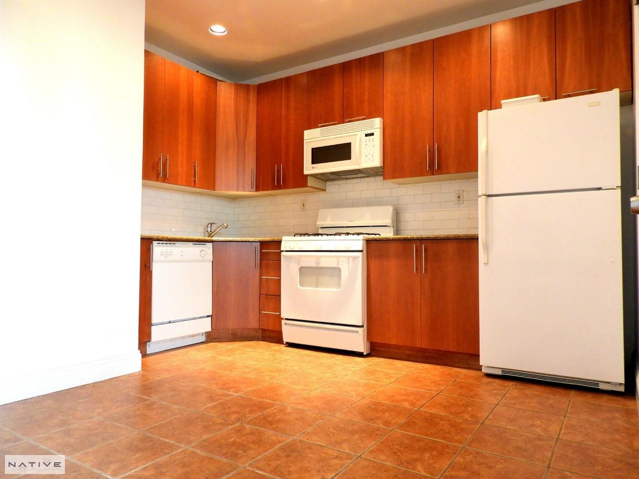 56 Monitor St #4F - Photo 3 of 6