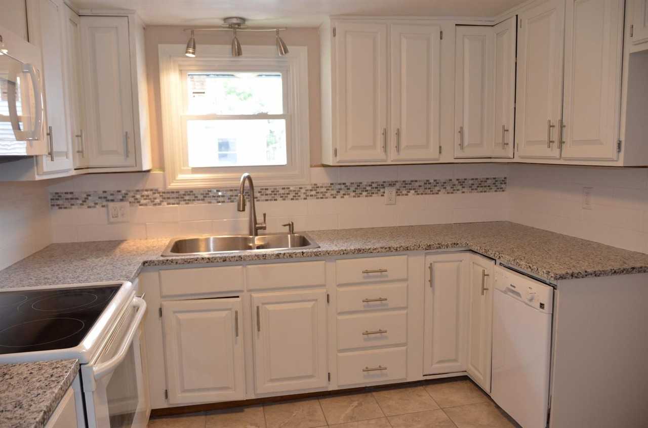 138 Dexter St - Photo 2 of 11