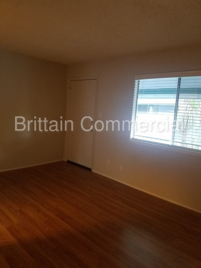 2610 13th St - Photo 3 of 7