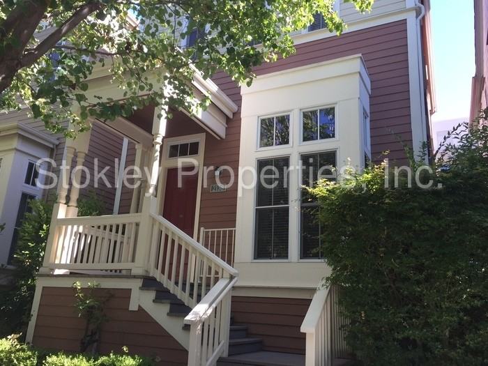 2138 Lewis St - Photo 2 of 22