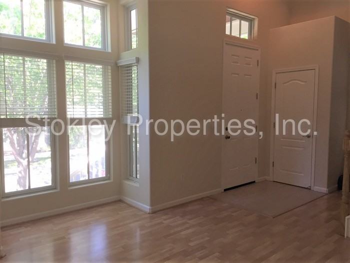 2138 Lewis St - Photo 3 of 22