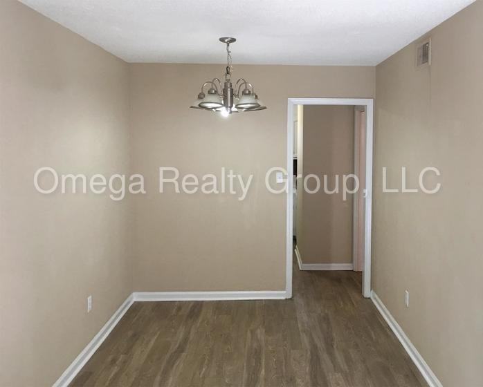 3322 Warringwood Dr - Photo 2 of 10