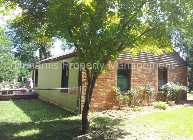 1100 Pembroke Dr - Photo 2 of 2