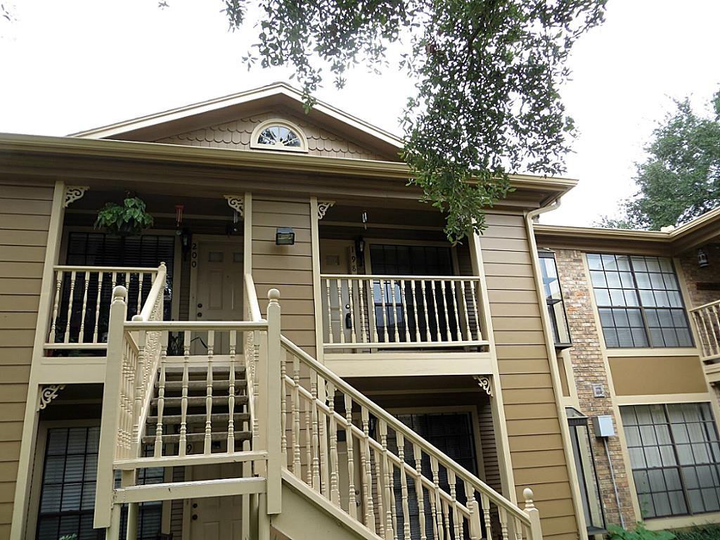 1311 Antoine Dr - Photo 2 of 28