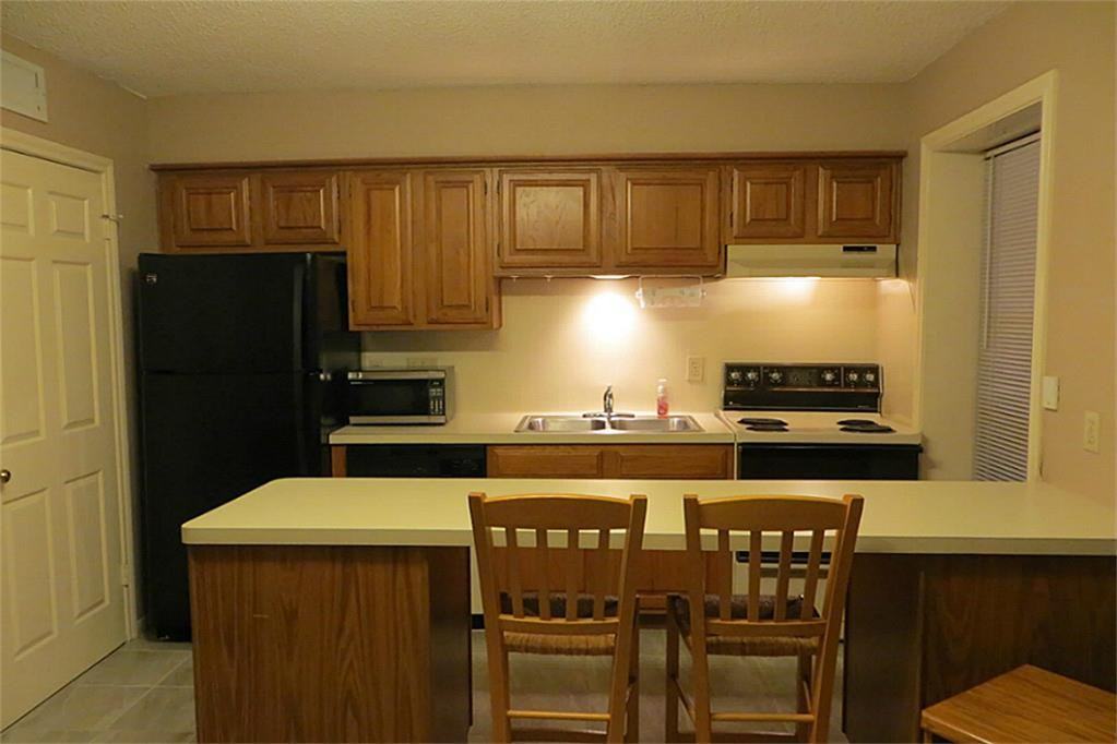 1311 Antoine Dr - Photo 3 of 28