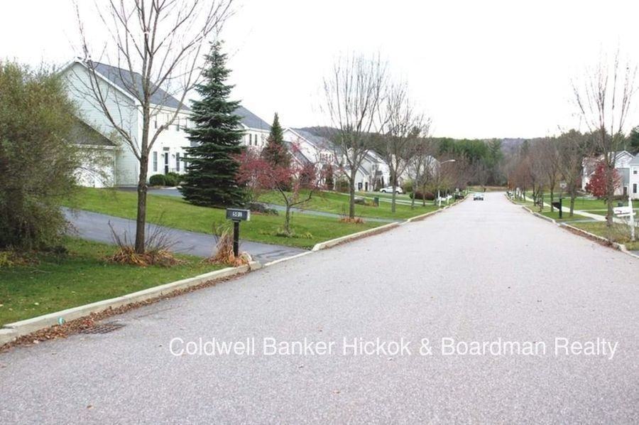 481 Brennan Woods Dr - Photo 2 of 33