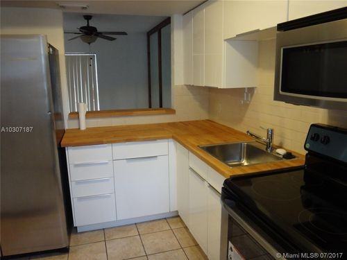 20806 SW 83rd Ave - Photo 3 of 8