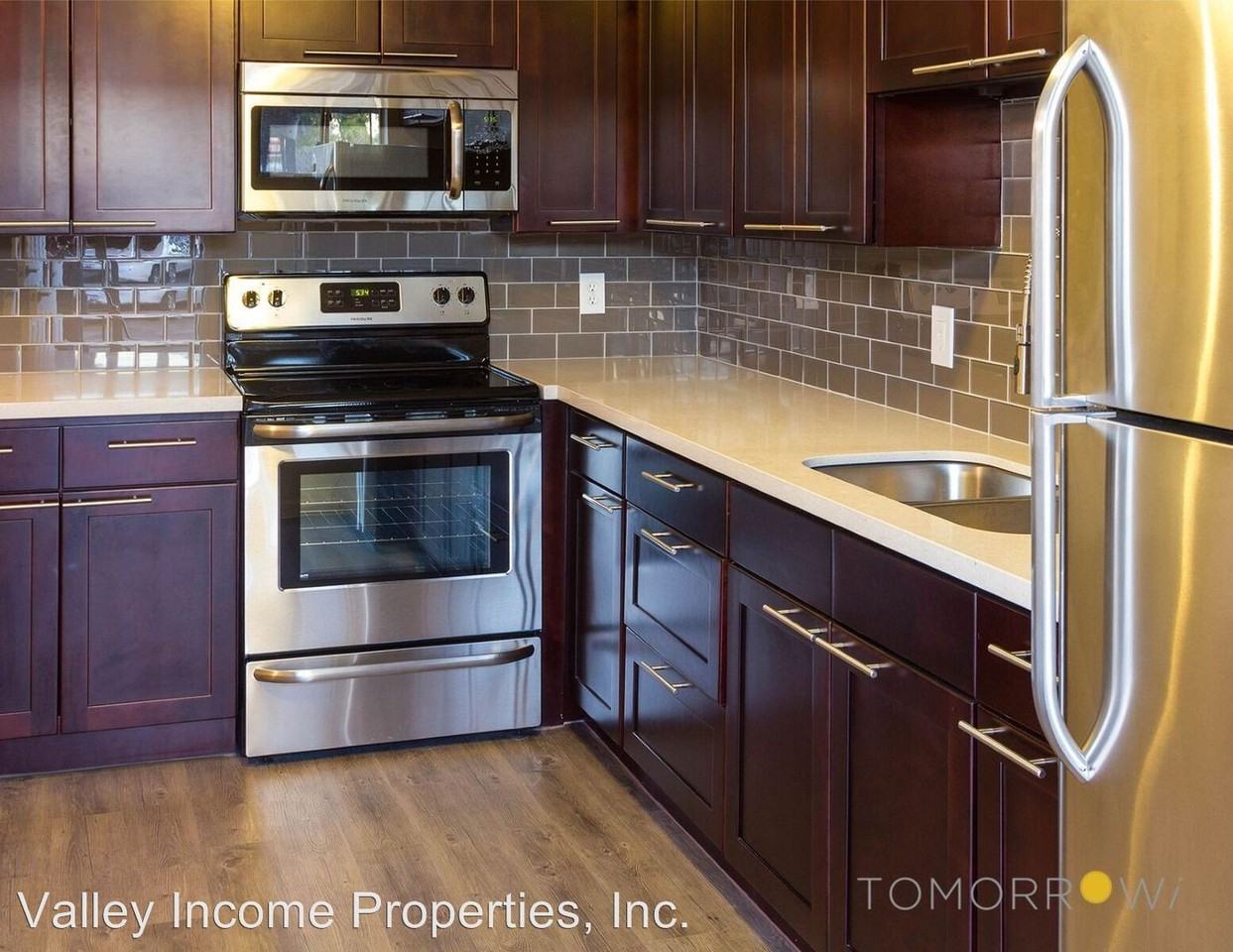 2326 E Pinchot Ave - Photo 2 of 5