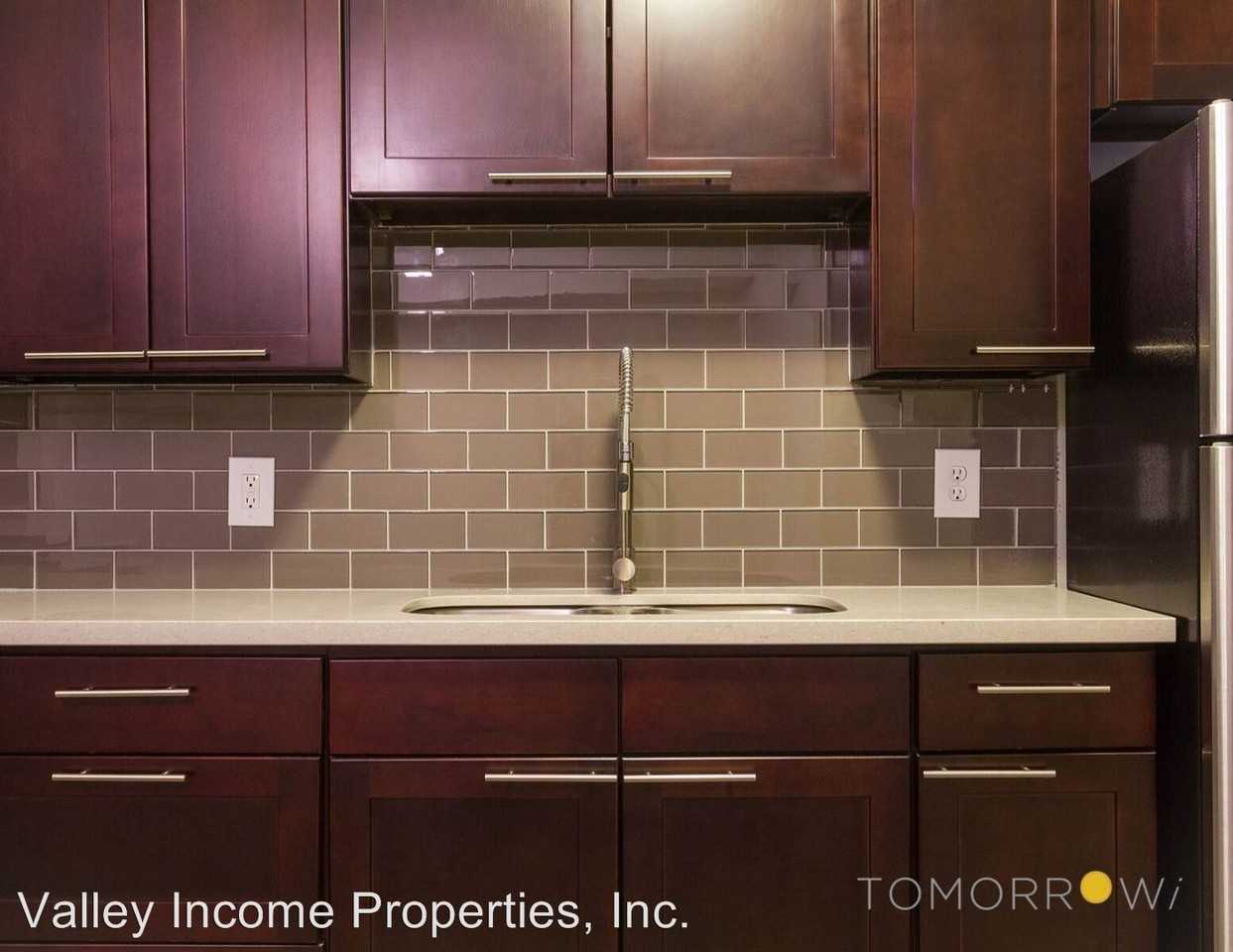 2326 E Pinchot Ave - Photo 3 of 5